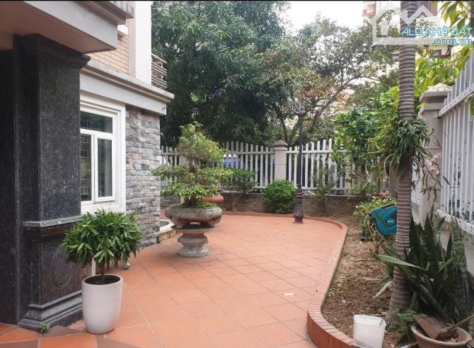 Bán biệt thự lô góc khu cao cấp 97 Bạch Đằng, Hồng Bàng DT: 293m Giá: 30 tỷ 900tr - 2
