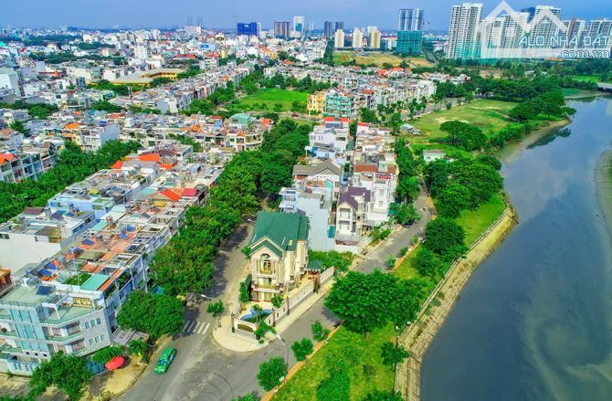 BT 14.7 x16m 3 lầu wie công viên khu Tân Quy Đông Quận 7. - 2