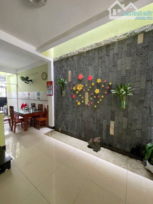 CHỦ GỞI BÁN NHÀ 1 TRỆT 1 LẦU KHU TÁI ĐỊNH CƯ BỬU HOÀ. ĐƯỜNG 6M + VĨA HÈ 3M. GIÁ CHỈ 3,2 TỶ - 2