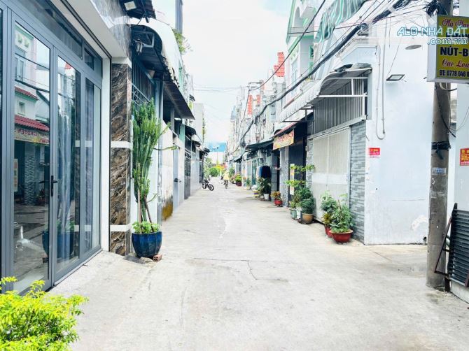 Bán Đất Ngay Chợ Hiệp Thành Q12 - 59M2 (4 x15 ) - HXT 2 Mặt Tiền -  Chỉ 3,73 Tỷ. - 2