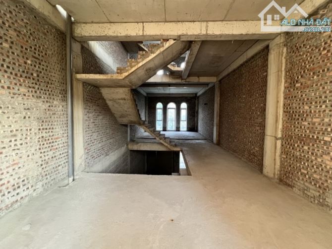 Siêu phẩm trục chính Louis Đại Mỗ, ô tô kinh doanh, vỉa hè rộng, 100m2x5T MT5m giá tốt - 2