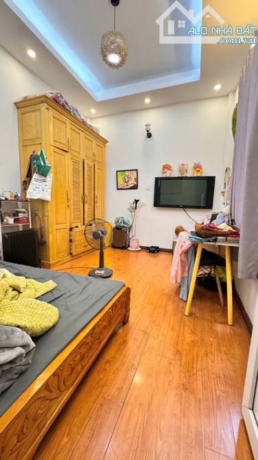 Bán nhà phân lô Hồ Đắc Di, Đống Đa 60m ô tô tránh vỉa hè 19 tỷ - 2