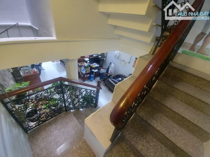 Bán Nhà Phan Văn Hân P17 – Sau Lưng Mặt Tiền – 3 Tầng – 70m² – Giá 8.75 Tỷ TL - 2