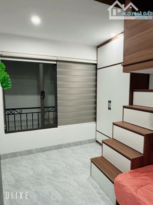 Cầu giấy. 52m. 7 tầng. Gần phố. 10m ra ô tô dừng đỗ. Full phòng. 10,5 tỷ - 2
