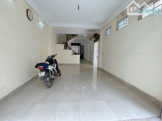 LÔ GÓC 3 MẶT Ô TÔ TRÁNH - HOÀNG QUỐC VIỆT - PHẠM VĂN ĐỒNG - PHÂN LÔ 61M2 - 5 TẦNG - MT 4M - 2
