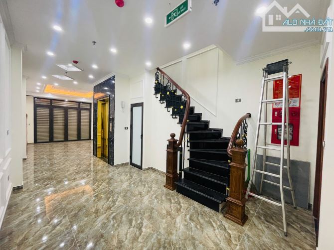 Gấp gấp! Chủ hạ chào 4 tỷ căn nhà cực đẹp 55m2x8T thang máy. Cách mặt phố Đội Cấn chỉ 10m. - 2