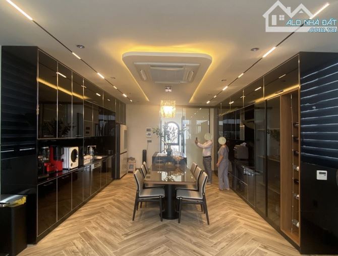 Bán nhà Ngọc Thụy Phân lô Vỉa hè Ô tô tránh 7T Thang Máy Nội thất hiện đại 60m2 30.5 tỷ - 2