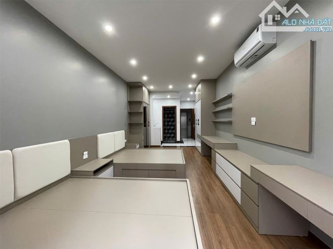 Siêu phẩm Hồng Tiến 55m,5 tầng,thang máy,full nội thất,ngõ thông,ô tô đỗ cổng,chỉ 12,x tỷ - 2