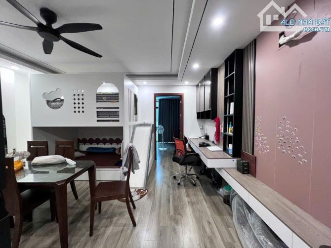 Chung cư mini Cầu Giấy - 9 tầng - ngõ thông -  ôto - dòng tiền thuê 1.2 tỷ - nhỉnh 25 tỷ - 2