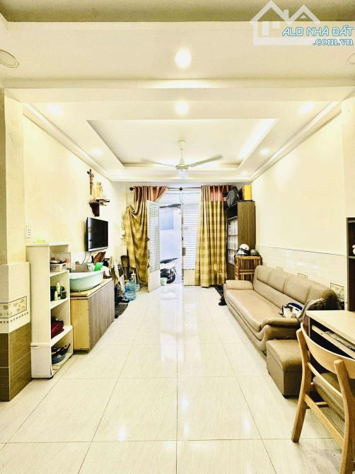 Ngay Thành Thái - Tô Hiến Thành. Q10. Gần 40m2. 2 tầng. 2Pn. Hẻm sạch đẹp. Chỉ 5,x tỷ. - 2