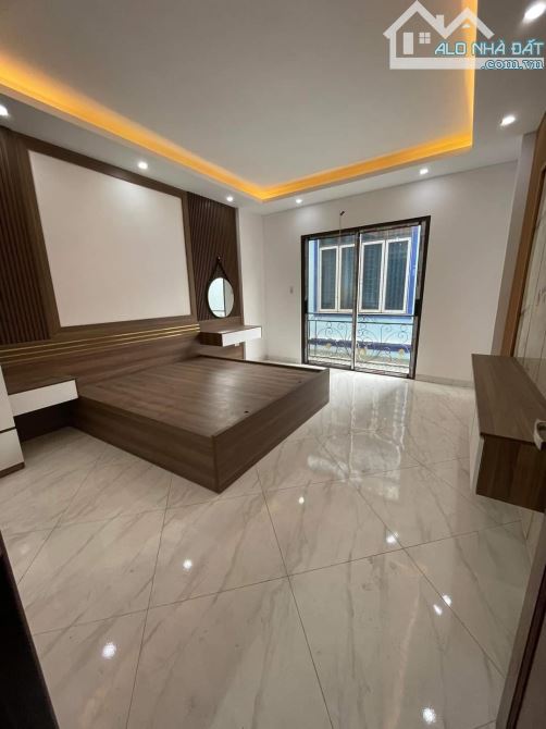 Bán nhà cạnh UB xã Tân Lập Đan Phượng. Nhà 5 tầng 30m2 xây mới nội thất 99% sẵn vào ở NGAY - 2