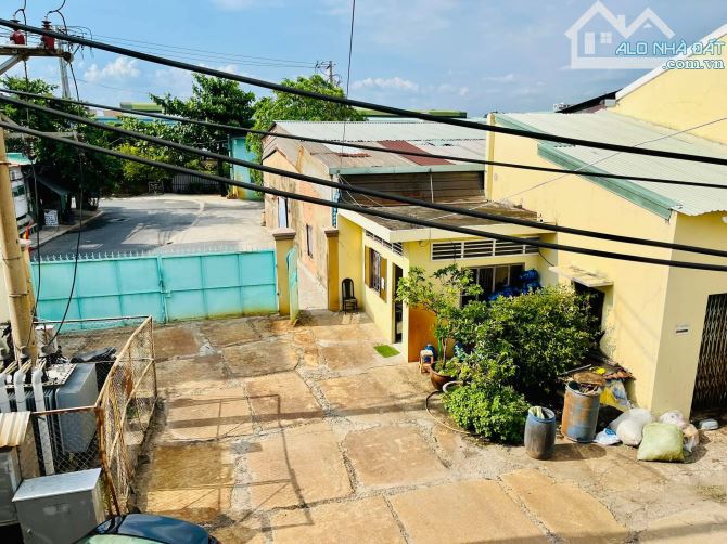 ĐẤT XƯỞNG CÒN SÓT LẠI MẶT TIỀN SÔNG THAM LƯƠNG – NGUYỄN VĂN QUÁ* 3550M2 NGANG 55M 40TR/M2 - 3
