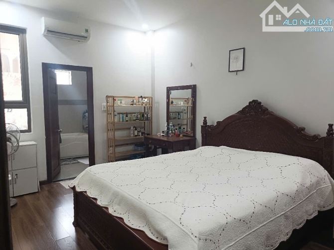 BÁN NHÀ 3 TẦNG MẶT TIỀN CHU HUY MÂN – KINH DOANH CỰC ĐỈNH – GIÁ CHỈ 9.5 TỶ - 3