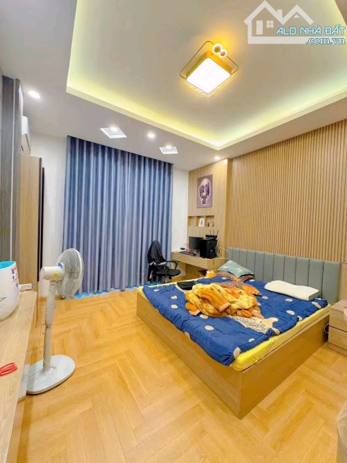 BÁN NHÀ PHÂN LÔ PHỐ LẠC LONG QUÂN TÂY HỒ 20 TỶ DT 60M2 MT 5M THANG MÁY KINH Ô TÔ GẦN