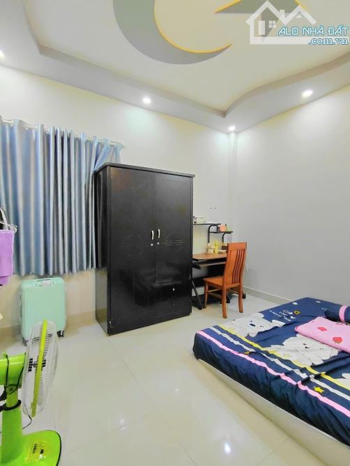 NHÀ 4 TẦNG BTCT - Ô TÔ VÀO TẬN NƠI- GIÁP QUẬN 7 - CHỈ 5 TỶ 5 Huỳnh Tấn Phát Thị Trấn Nhà B - 3
