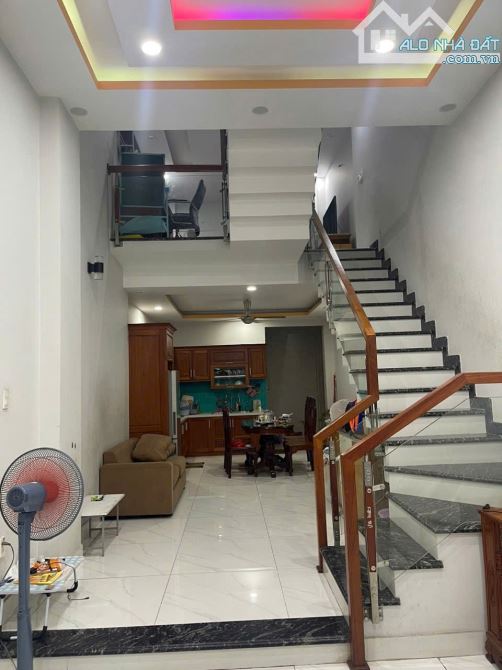 Giá 8 tỷ nhà trệt 2 lầu tum hẻm 1/ đường số 5 P. Tăng Nhơn Phú B,Q9. Gần Vincom Q9 - 3