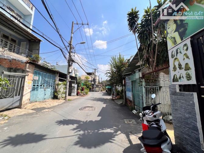 Nhà 2 tầng Mặt tiền đường THỚI AN 20, phường THỚI AN, Q12, dt 155/126m2 (4,2m x 30m) 6,1 t - 3