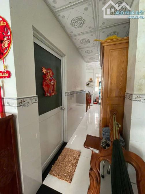 Gấp gấp chú em cần bán nhà 111m2 ngay trung tâm Hóc Môn mà giá chỉ 850 triệu - 3