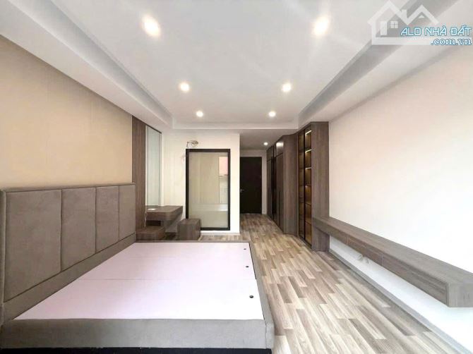 Ngay hồ Linh Đàm - 7 tầng thang máy - Một nhà ra phố - Ô tô đỗ cửa - Ngõ thông kinh doanh. - 3