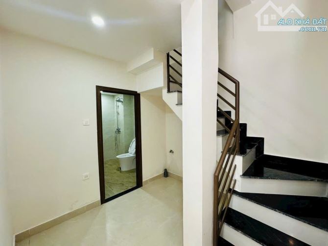 Chỉ 4 Tỷ X sở hữu nhà sát Q.1- Ngay Cầu Bông- 3 tầng BTCT mới xây - 3PN - Sổ hồng riêng - 3