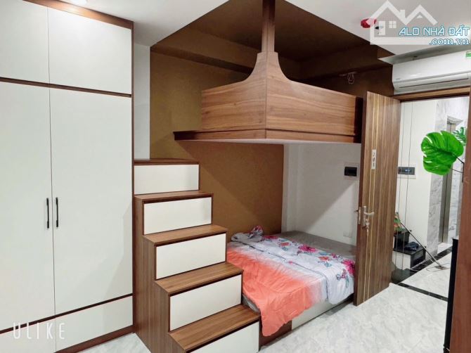 Cầu giấy. 52m. 7 tầng. Gần phố. 10m ra ô tô dừng đỗ. Full phòng. 10,5 tỷ - 3