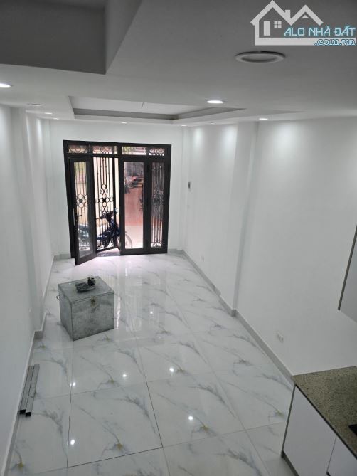 Bán nhà riêng 6 tầng đủ tiện nghi phố Nguyễn Phúc Lai, Hoàng Cầu - 3