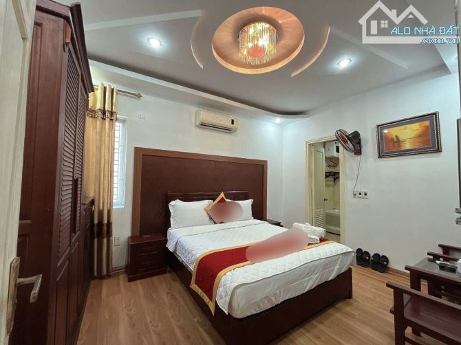Cho thuê khách sạn mặt đường Nguyễn Bỉnh Khiêm gần Lê Hồng Phong, dt 200m2 gồm 24 phòng - 4