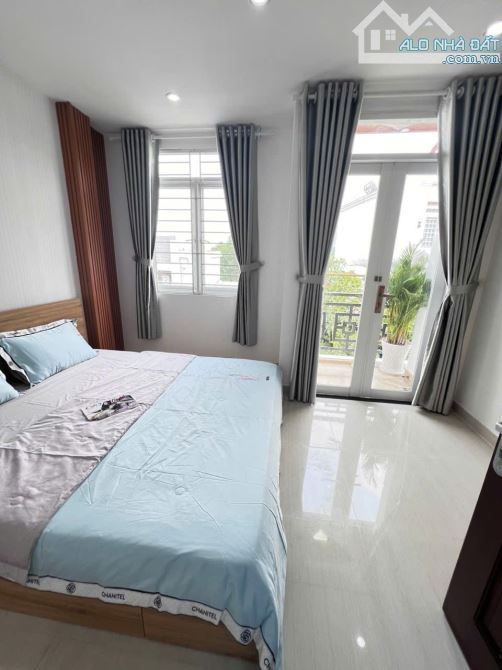 CỰC HIẾM ! NHANH SẼ KỊP MUA - DT ( 4,02*14 ) - 3 LẦU FULL NỘI THẤT - ĐS 51 P.14 - 4