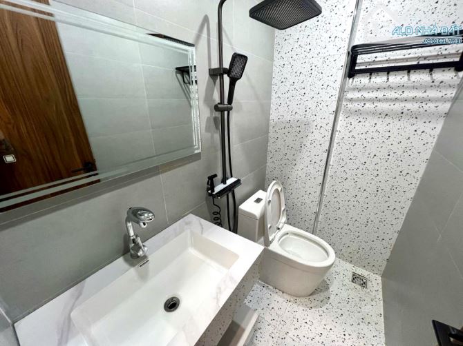 BÁN NHÀ VIP ĐỐNG ĐA -NGÕ BA GÁC - 30M RA PHỐ TRUNG PHỤNG - FULL NỘI THẤT CHỈ HƠN 6 TỶ - 4