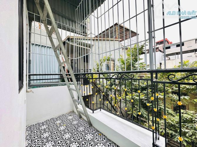 Cho thuê nhà ngõ 22 Tôn Thất Tùng, 4 tầng x 30m2, Full đồ chỉ việc vào ở, 12.5 triệu - 4
