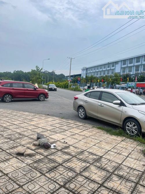 1 lô duy nhất kế góc, trục đường to thuộc KDC ngay mt QL51 104m2 - 2tỷ250 cần ra gấp - 3