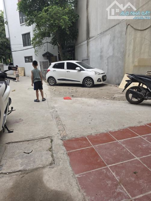 BÁN NHÀ GIA QUẤT QUẬN LONG BIÊN,KHU VỰC TIỀM NĂNG.GIÁ RẺ NHẤT KHU VỰC gia quất .  DT :35M. - 4