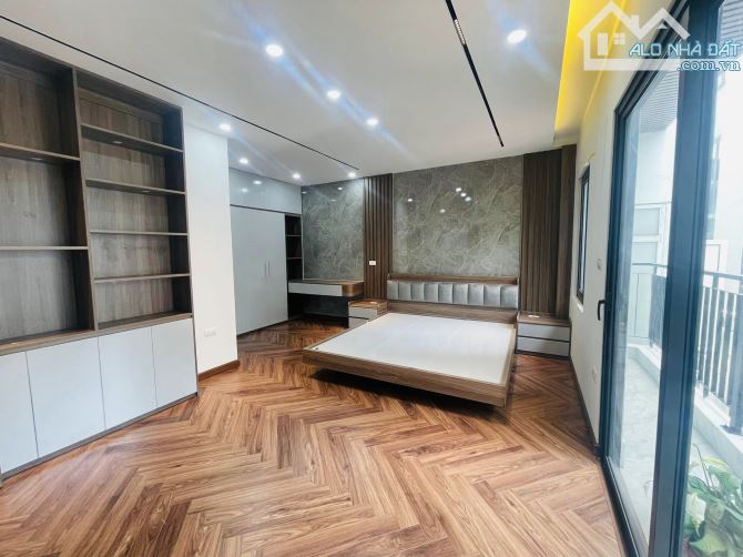BÁN NHÀ MP TÔN ĐỨC THẮNG - MT VÀNG - SÁT VĂN MIẾU - 42M - HƠN 13 TỶ. BÁN NHANH TRONG TUẦN - 4