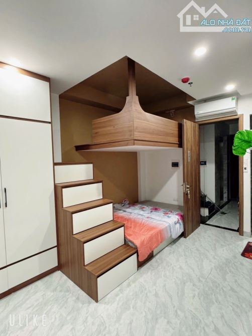 Cầu giấy. 52m. 7 tầng. Gần phố. 10m ra ô tô dừng đỗ. Full phòng. 10,5 tỷ - 4