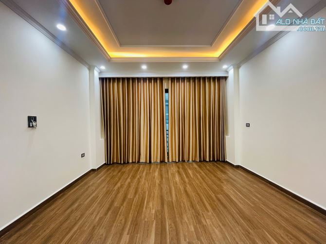Gấp gấp! Chủ hạ chào 4 tỷ căn nhà cực đẹp 55m2x8T thang máy. Cách mặt phố Đội Cấn chỉ 10m. - 4