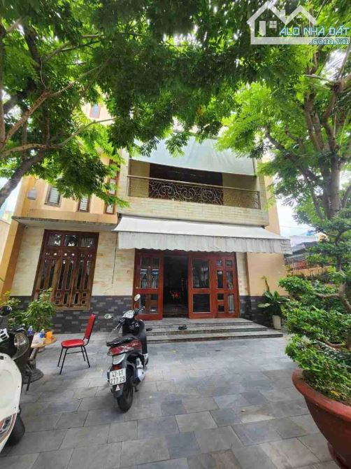 🔥Biệt thự 3 tầng 6P. Ngủ 455m2 nội thất gỗ quý hiếm- Cách Mạng Tháng 8- Đà Nẵng👉19,9 tỷ - 4