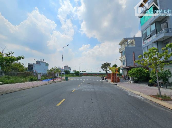 Đất 2 mặt tiền kdc Phú Hồng Thịnh gần làng đại học và BigC Go Tp. Dĩ An - 5
