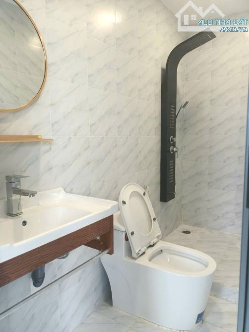 👉 HẺM XE TẢI THÔNG - LÊ VĂN QUỚI - BÌNH TÂN -114M2 - 3 TẦNG -5PN - CHỈ 5.7 TỶ. - 5