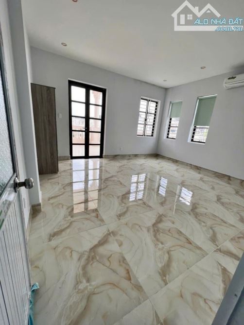 KDC Cityland P.10 GV - 5 tầng 100m2 - 5PN có hầm - Sổ hồng riêng - 5