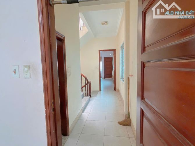 LÔ GÓC 3 MẶT Ô TÔ TRÁNH - HOÀNG QUỐC VIỆT - PHẠM VĂN ĐỒNG - PHÂN LÔ 61M2 - 5 TẦNG - MT 4M - 5