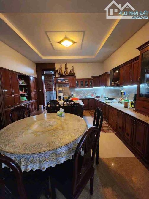🔥Biệt thự 3 tầng 6P. Ngủ 455m2 nội thất gỗ quý hiếm- Cách Mạng Tháng 8- Đà Nẵng👉19,9 tỷ - 5