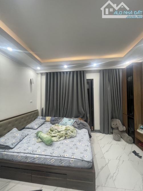 Siêu phẩm Ngô Gia Tự 33m - 5 tầng - full nội thất sang xịn  - ô tô đỗ cổng - chỉ hơn 5 tỷ - 5