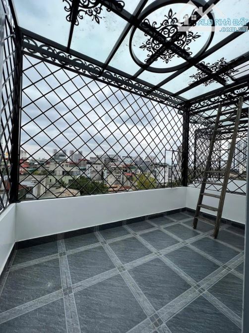 Ngay hồ Linh Đàm - 7 tầng thang máy - Một nhà ra phố - Ô tô đỗ cửa - Ngõ thông kinh doanh. - 6