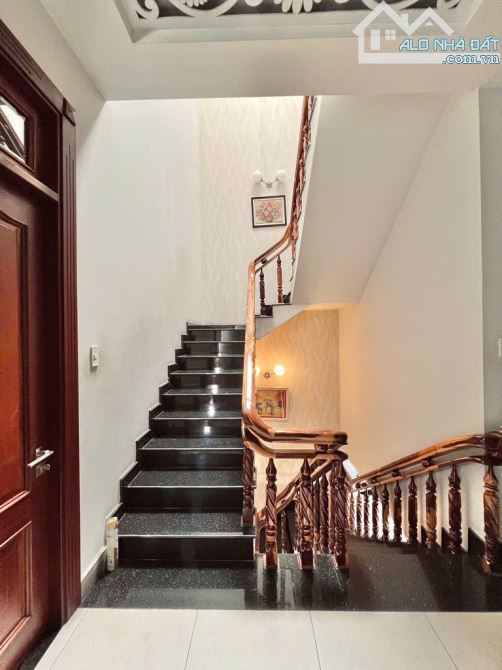 BIỆT THỰ MT NGAY TÔ NGỌC VÂN, DT 200M²(NGANG 13M), GARA Ô TÔ, 4PN MASTER - 6
