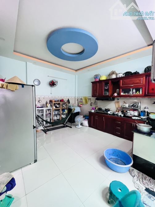 NGỘP!!! 60m2 nở hậu - 3 Tầng BTCT - Hoàn công đủ - Ko QH - Giá 4.X Tỷ - 6