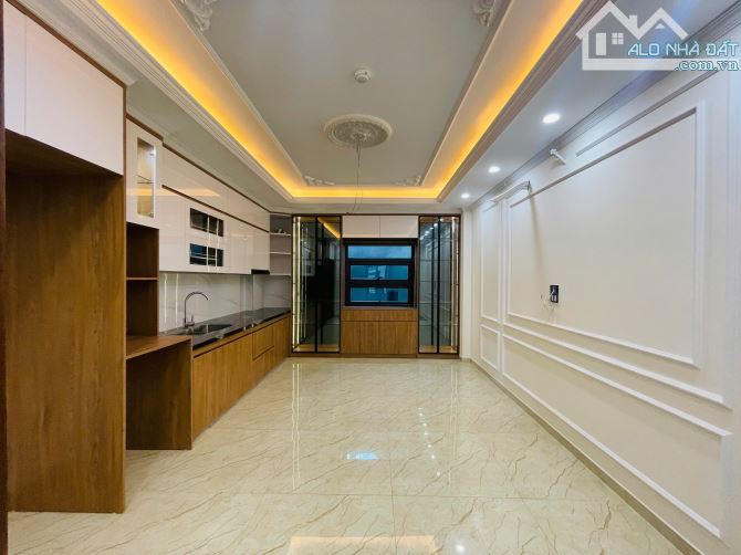 Gấp gấp! Chủ hạ chào 4 tỷ căn nhà cực đẹp 55m2x8T thang máy. Cách mặt phố Đội Cấn chỉ 10m. - 6