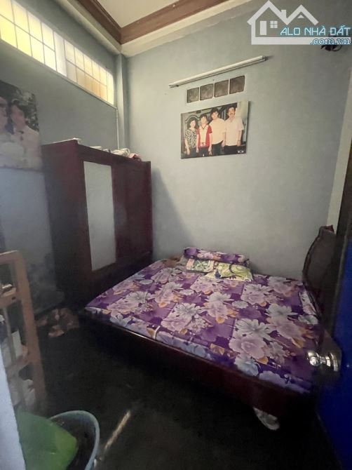 Nhà 3 tầng Mặt tiền đường PHAN VĂN HỚN phường TTN Q12, dt 133m2 (4m/11mx26m) Đường 12m - 6