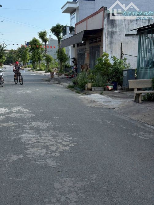 CHỦ GỞI BÁN NHÀ 1 TRỆT 1 LẦU KHU TÁI ĐỊNH CƯ BỬU HOÀ. ĐƯỜNG 6M + VĨA HÈ 3M. GIÁ CHỈ 3,2 TỶ - 7