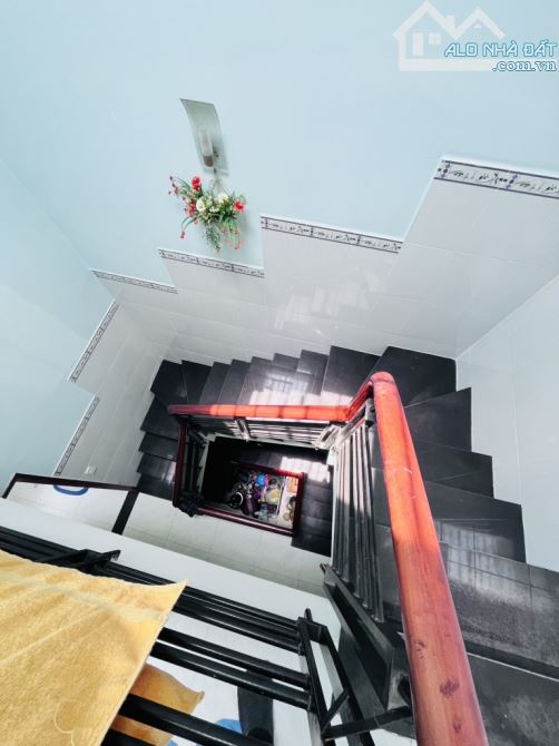 NGỘP!!! 60m2 nở hậu - 3 Tầng BTCT - Hoàn công đủ - Ko QH - Giá 4.X Tỷ - 7