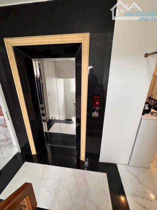 Bán nhà Mặt Đường Nguyễn Công Hòa, ngang 5,2 vỉa hè rộng - 8